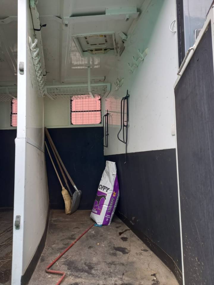 Camion per Cavalli Volvo FL 10 1989 Occasione