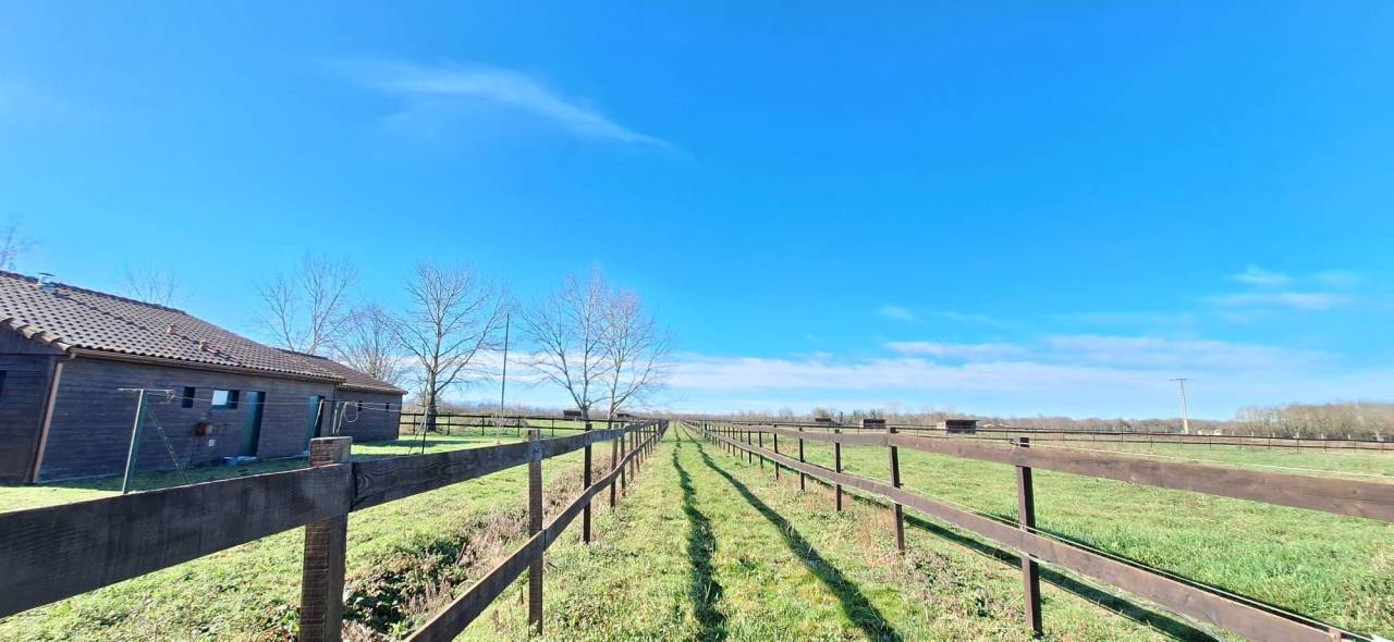 Scuderia per proprietari In vendita Hautes-Pyr&eacute;n&eacute;es