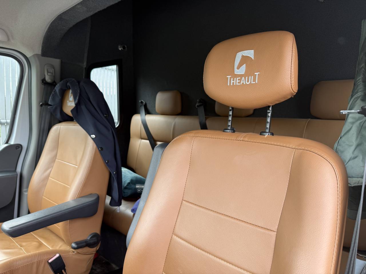 Van per Cavalli Theault THEAULT RENAULT MASTER 2021 Occasione