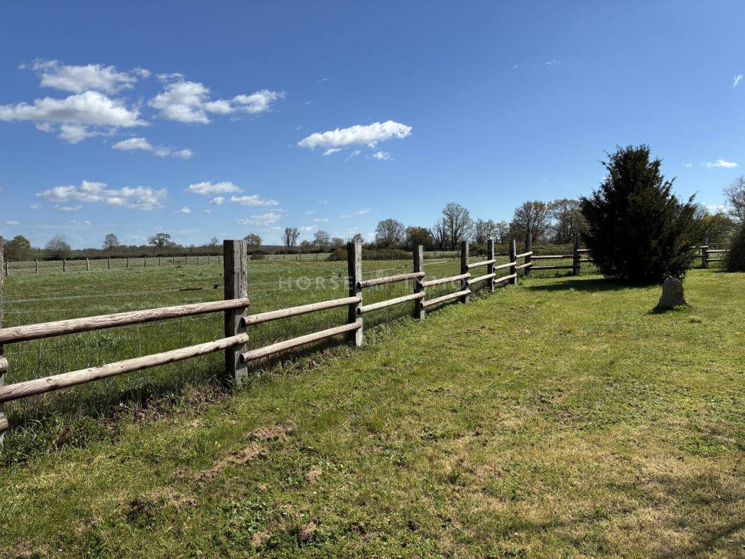Propriet&agrave; equestre In vendita Sarthe