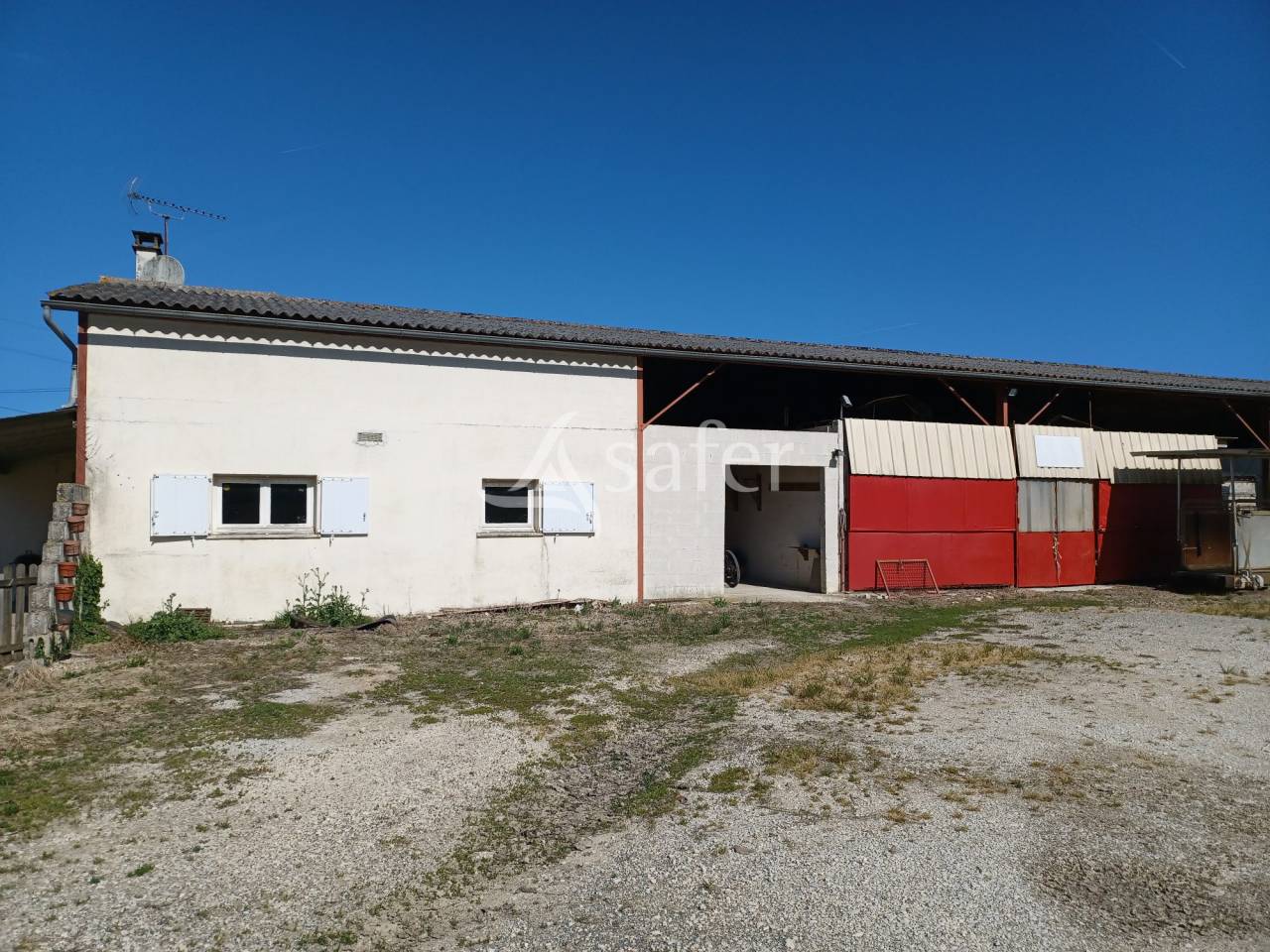 Propriet&agrave; equestre In vendita Charente