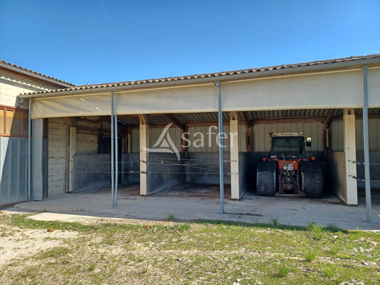 Propriet&agrave; equestre In vendita Charente