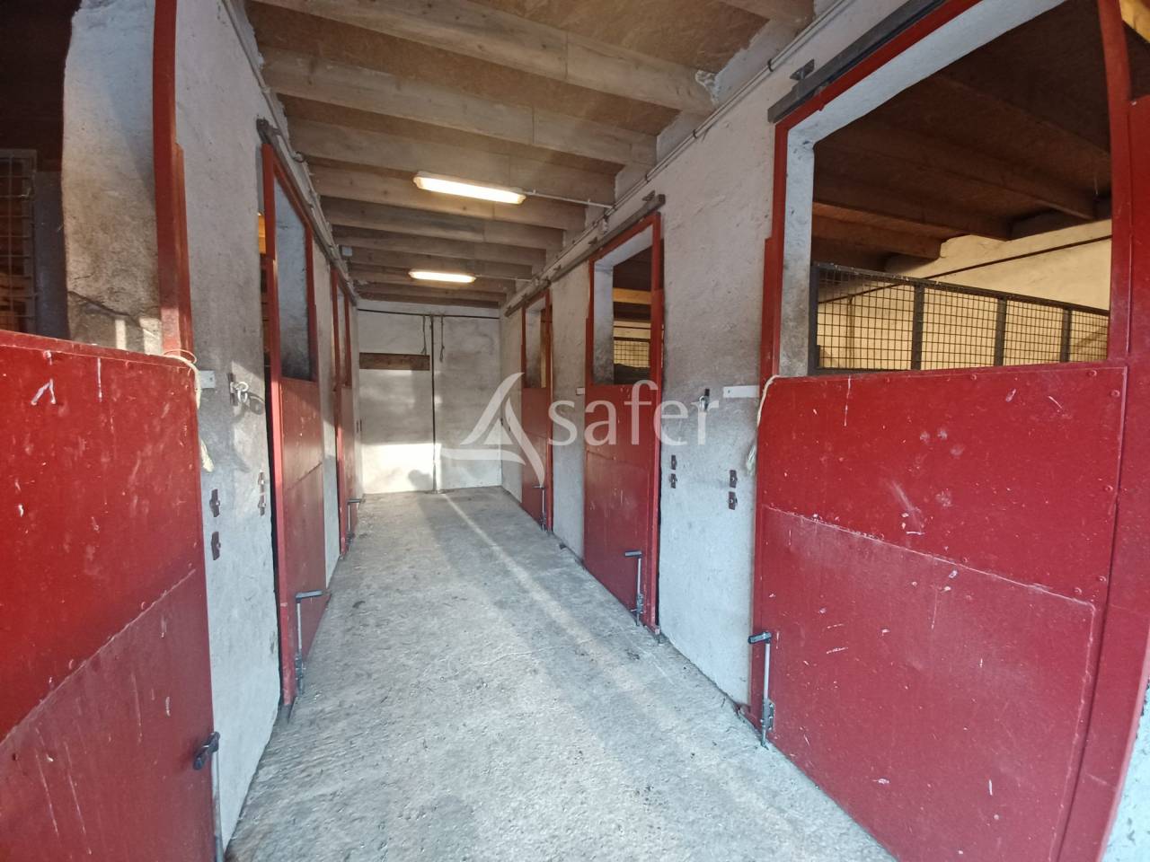 Propriet&agrave; equestre In vendita Charente