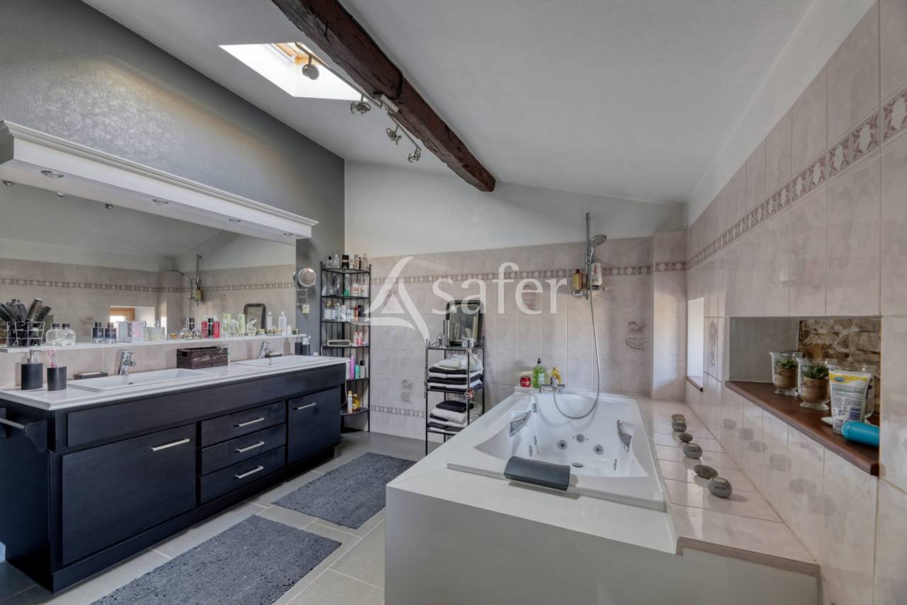 Propriet&agrave; equestre In vendita Vend&eacute;e