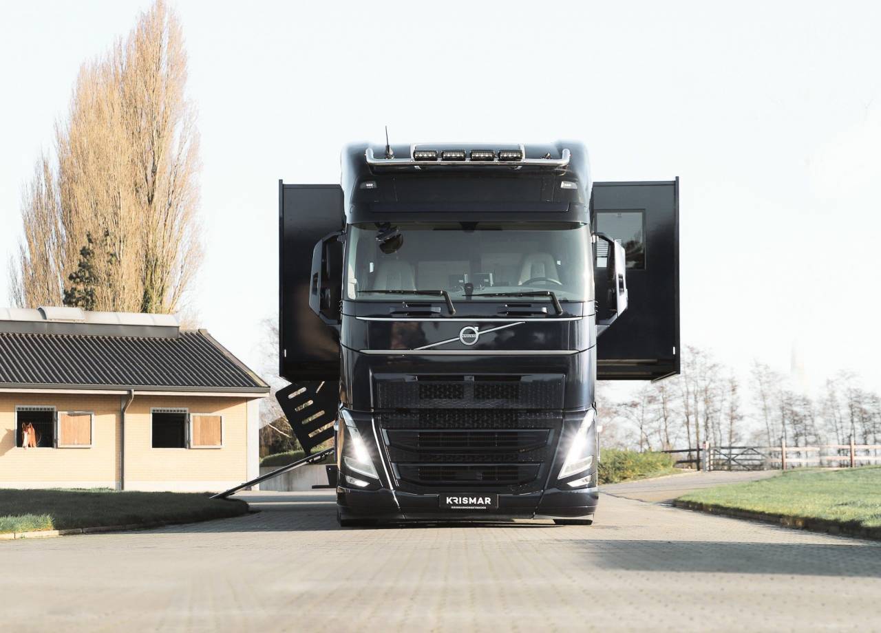 Camion per Cavalli Volvo  2022 Occasione