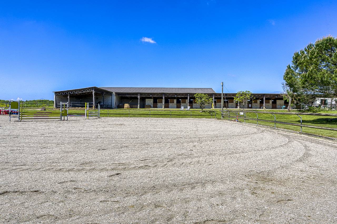 Propriet&agrave; equestre In vendita Gers